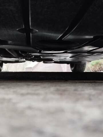 Черный БМВ 1 Серия, объемом двигателя 2 л и пробегом 205 тыс. км за 5600 $, фото 14 на Automoto.ua