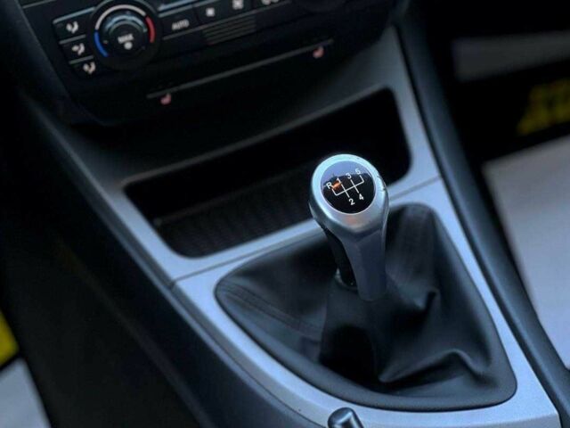 Черный БМВ 1 Серия, объемом двигателя 1.6 л и пробегом 281 тыс. км за 6300 $, фото 17 на Automoto.ua