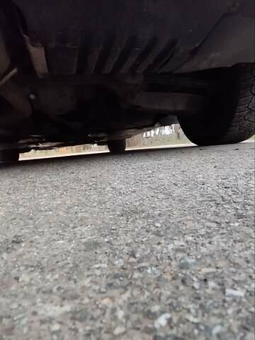 Черный БМВ 1 Серия, объемом двигателя 2 л и пробегом 205 тыс. км за 5600 $, фото 23 на Automoto.ua