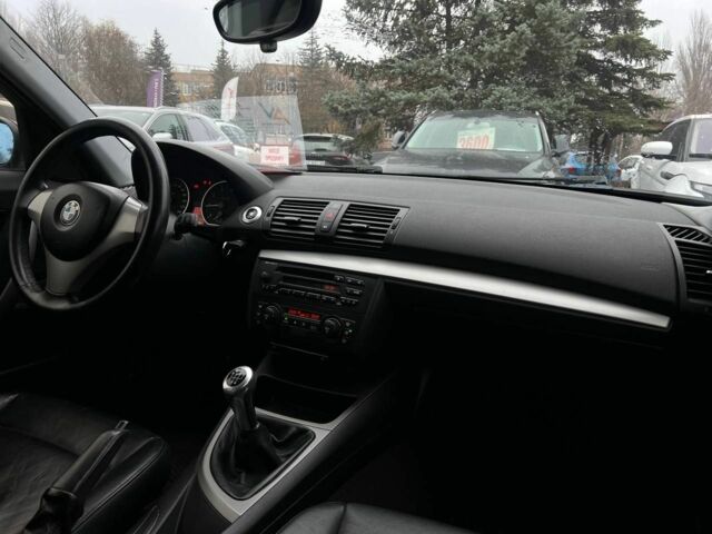 Черный БМВ 1 Серия, объемом двигателя 1.6 л и пробегом 250 тыс. км за 5300 $, фото 17 на Automoto.ua