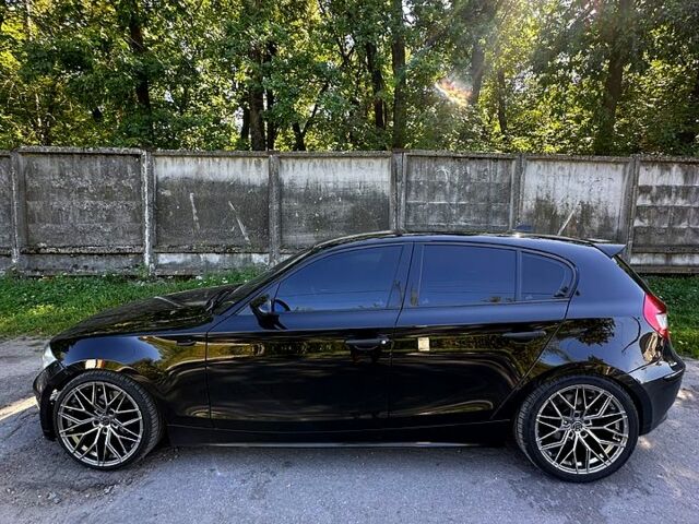 Чорний БМВ 1 Серія, об'ємом двигуна 2 л та пробігом 384 тис. км за 7500 $, фото 2 на Automoto.ua