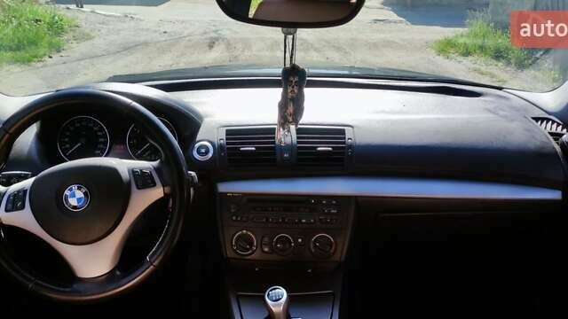 Черный БМВ 1 Серия, объемом двигателя 1.6 л и пробегом 124 тыс. км за 5800 $, фото 9 на Automoto.ua