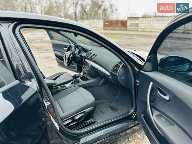 Черный БМВ 1 Серия, объемом двигателя 2 л и пробегом 273 тыс. км за 6300 $, фото 5 на Automoto.ua