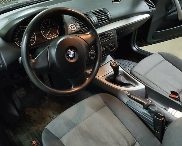 Черный БМВ 1 Серия, объемом двигателя 1.6 л и пробегом 270 тыс. км за 4999 $, фото 5 на Automoto.ua