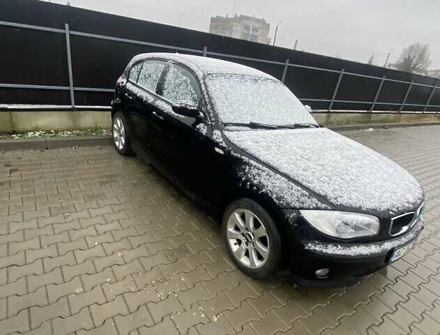 Черный БМВ 1 Серия, объемом двигателя 2 л и пробегом 200 тыс. км за 3500 $, фото 4 на Automoto.ua