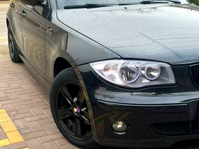 Черный БМВ 1 Серия, объемом двигателя 1.6 л и пробегом 196 тыс. км за 6000 $, фото 2 на Automoto.ua