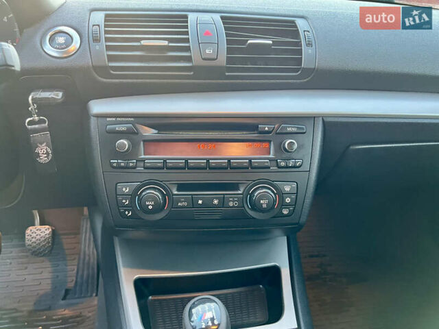 Черный БМВ 1 Серия, объемом двигателя 2 л и пробегом 275 тыс. км за 5800 $, фото 10 на Automoto.ua