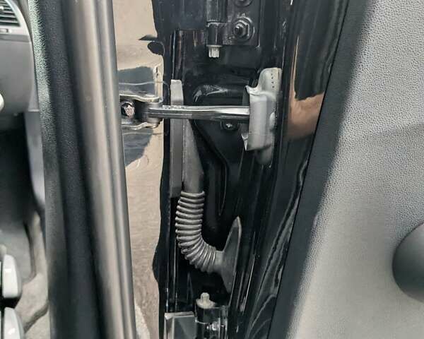 Чорний БМВ 1 Серія, об'ємом двигуна 1.6 л та пробігом 238 тис. км за 6400 $, фото 30 на Automoto.ua