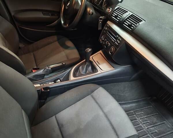 Черный БМВ 1 Серия, объемом двигателя 1.6 л и пробегом 270 тыс. км за 4999 $, фото 4 на Automoto.ua