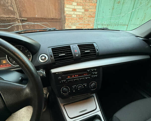 Чорний БМВ 1 Серія, об'ємом двигуна 1.6 л та пробігом 291 тис. км за 3100 $, фото 12 на Automoto.ua