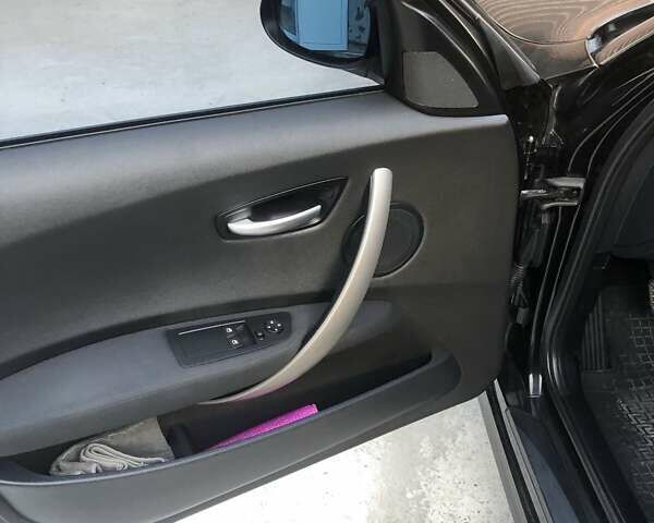 Черный БМВ 1 Серия, объемом двигателя 1.6 л и пробегом 245 тыс. км за 5600 $, фото 8 на Automoto.ua