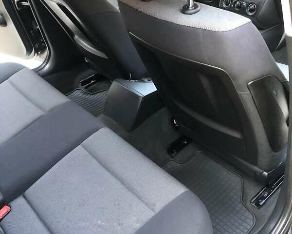 Черный БМВ 1 Серия, объемом двигателя 1.6 л и пробегом 245 тыс. км за 5600 $, фото 11 на Automoto.ua