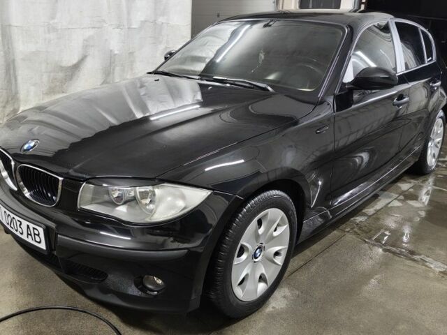 Черный БМВ 1 Серия, объемом двигателя 1.6 л и пробегом 270 тыс. км за 5100 $, фото 1 на Automoto.ua