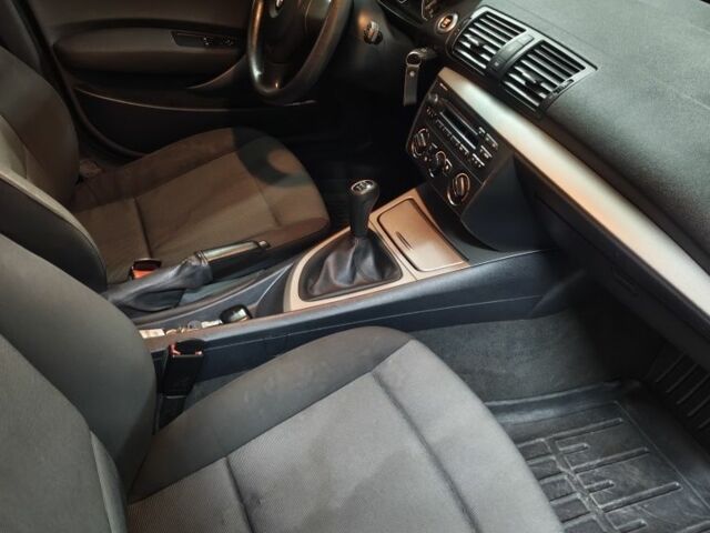 Черный БМВ 1 Серия, объемом двигателя 1.6 л и пробегом 270 тыс. км за 5100 $, фото 4 на Automoto.ua