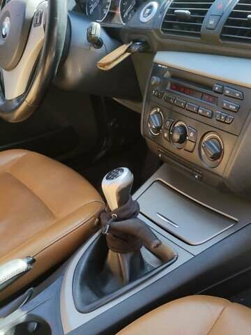 Черный БМВ 1 Серия, объемом двигателя 1.6 л и пробегом 124 тыс. км за 5800 $, фото 7 на Automoto.ua