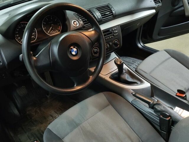 Черный БМВ 1 Серия, объемом двигателя 1.6 л и пробегом 270 тыс. км за 5100 $, фото 5 на Automoto.ua