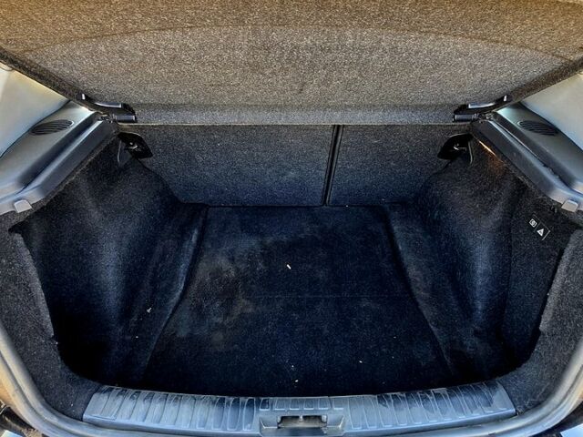 Чорний БМВ 1 Серія, об'ємом двигуна 1.6 л та пробігом 214 тис. км за 5800 $, фото 3 на Automoto.ua