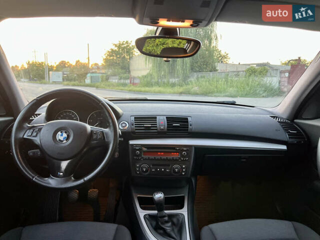 Черный БМВ 1 Серия, объемом двигателя 2 л и пробегом 275 тыс. км за 5800 $, фото 9 на Automoto.ua