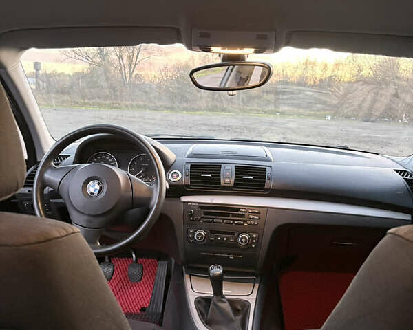 Черный БМВ 1 Серия, объемом двигателя 1.6 л и пробегом 199 тыс. км за 7000 $, фото 10 на Automoto.ua