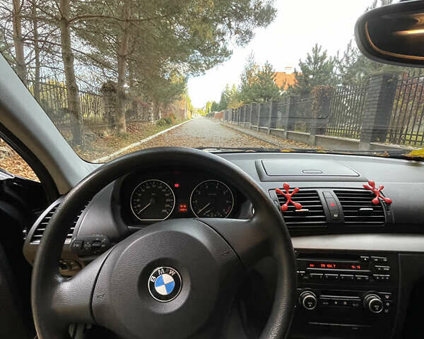 Черный БМВ 1 Серия, объемом двигателя 1.6 л и пробегом 219 тыс. км за 5000 $, фото 13 на Automoto.ua