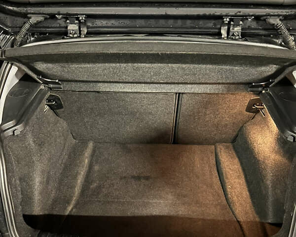 Чорний БМВ 1 Серія, об'ємом двигуна 2 л та пробігом 214 тис. км за 7500 $, фото 9 на Automoto.ua