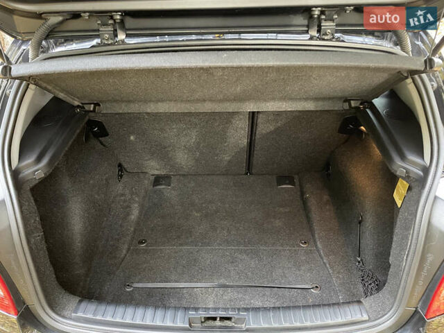 Черный БМВ 1 Серия, объемом двигателя 1.6 л и пробегом 219 тыс. км за 5000 $, фото 19 на Automoto.ua