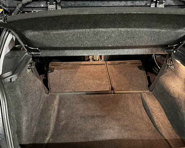 Чорний БМВ 1 Серія, об'ємом двигуна 2 л та пробігом 214 тис. км за 7500 $, фото 17 на Automoto.ua