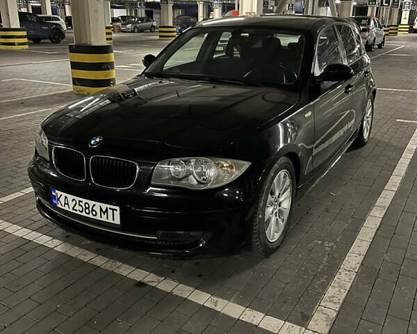 Чорний БМВ 1 Серія, об'ємом двигуна 2 л та пробігом 214 тис. км за 7500 $, фото 1 на Automoto.ua