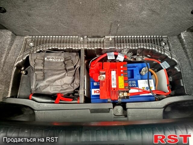 Черный БМВ 1 Серия, объемом двигателя 2 л и пробегом 227 тыс. км за 5000 $, фото 7 на Automoto.ua