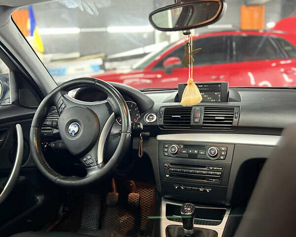 Черный БМВ 1 Серия, объемом двигателя 1.6 л и пробегом 250 тыс. км за 6200 $, фото 16 на Automoto.ua