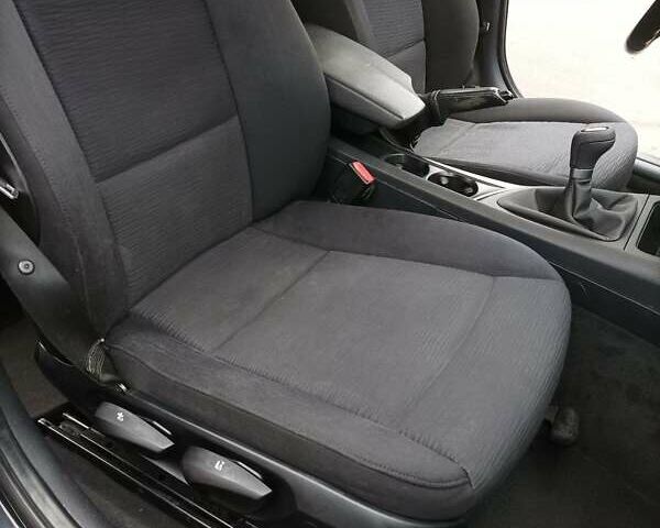 Черный БМВ 1 Серия, объемом двигателя 2 л и пробегом 307 тыс. км за 5800 $, фото 22 на Automoto.ua