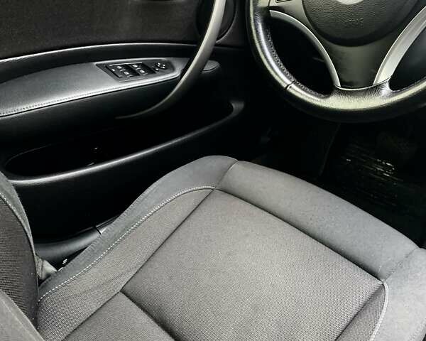 Черный БМВ 1 Серия, объемом двигателя 1.6 л и пробегом 144 тыс. км за 7700 $, фото 48 на Automoto.ua