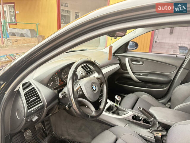 Черный БМВ 1 Серия, объемом двигателя 1.6 л и пробегом 315 тыс. км за 5550 $, фото 26 на Automoto.ua