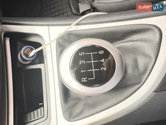 Черный БМВ 1 Серия, объемом двигателя 1.6 л и пробегом 315 тыс. км за 5550 $, фото 21 на Automoto.ua