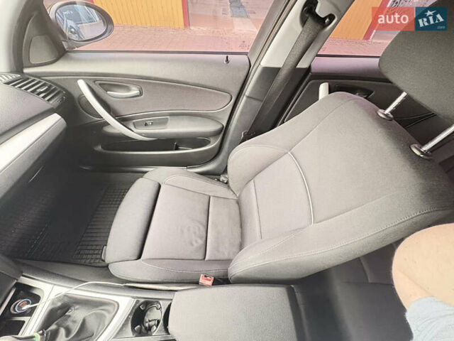 Черный БМВ 1 Серия, объемом двигателя 1.6 л и пробегом 315 тыс. км за 5550 $, фото 19 на Automoto.ua