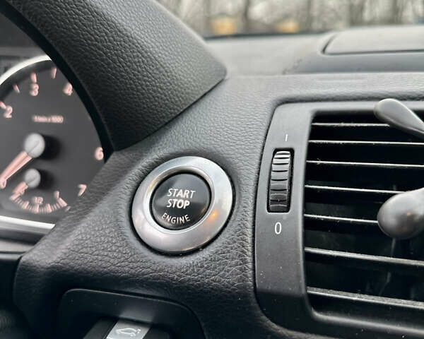 Черный БМВ 1 Серия, объемом двигателя 2 л и пробегом 325 тыс. км за 6150 $, фото 16 на Automoto.ua