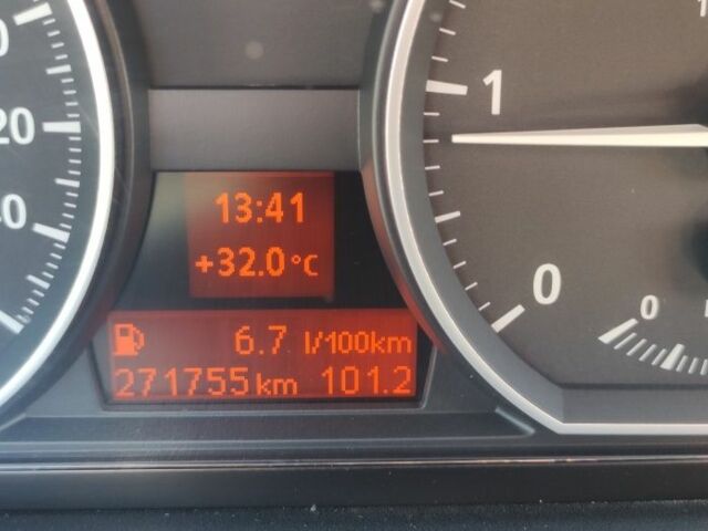 Черный БМВ 1 Серия, объемом двигателя 2 л и пробегом 273 тыс. км за 7600 $, фото 6 на Automoto.ua