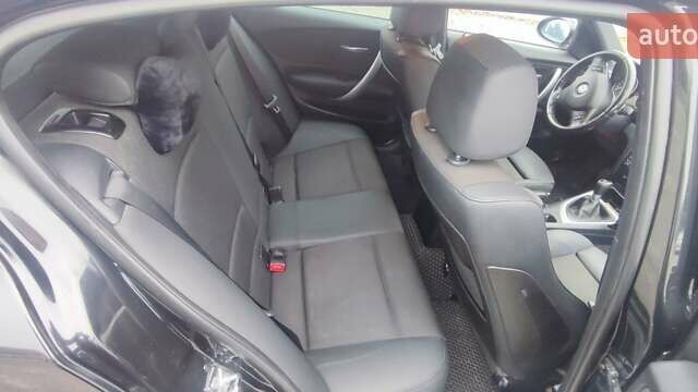 Черный БМВ 1 Серия, объемом двигателя 2 л и пробегом 275 тыс. км за 7800 $, фото 9 на Automoto.ua