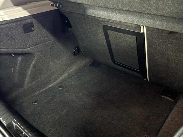 Чорний БМВ 1 Серія, об'ємом двигуна 2 л та пробігом 275 тис. км за 8000 $, фото 4 на Automoto.ua