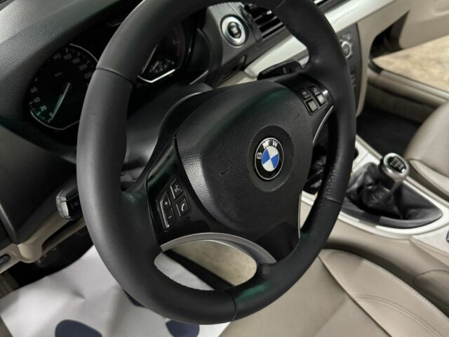 Чорний БМВ 1 Серія, об'ємом двигуна 2 л та пробігом 275 тис. км за 8000 $, фото 6 на Automoto.ua