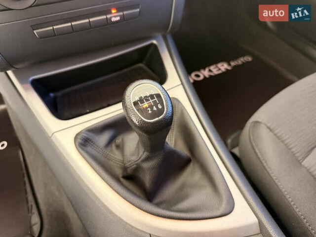 Черный БМВ 1 Серия, объемом двигателя 2 л и пробегом 258 тыс. км за 6200 $, фото 23 на Automoto.ua