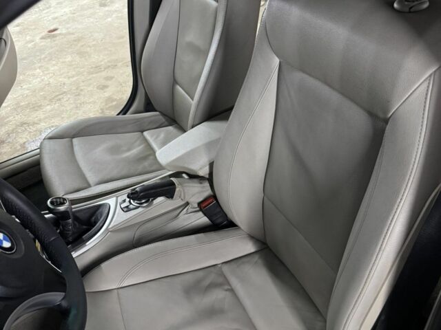 Чорний БМВ 1 Серія, об'ємом двигуна 2 л та пробігом 275 тис. км за 8000 $, фото 7 на Automoto.ua