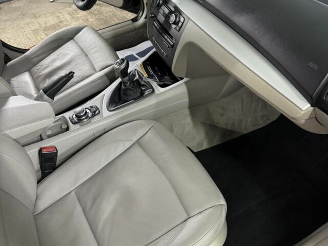 Чорний БМВ 1 Серія, об'ємом двигуна 2 л та пробігом 275 тис. км за 8000 $, фото 3 на Automoto.ua