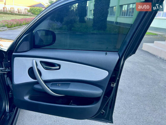 Чорний БМВ 1 Серія, об'ємом двигуна 2 л та пробігом 212 тис. км за 7500 $, фото 27 на Automoto.ua