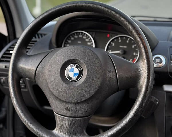 Чорний БМВ 1 Серія, об'ємом двигуна 2 л та пробігом 228 тис. км за 7450 $, фото 40 на Automoto.ua