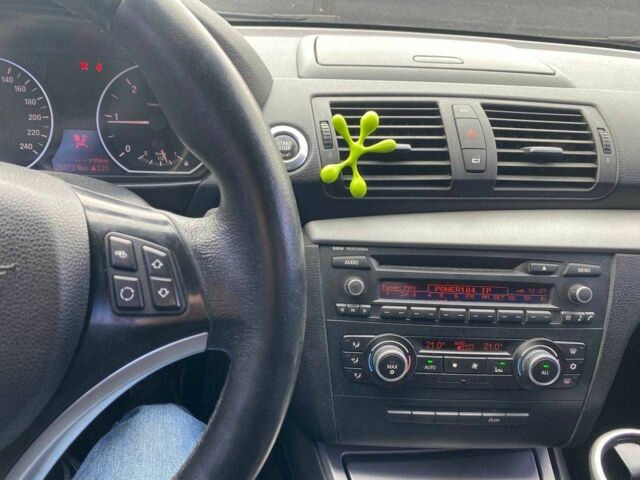 Черный БМВ 1 Серия, объемом двигателя 2 л и пробегом 289 тыс. км за 5700 $, фото 22 на Automoto.ua