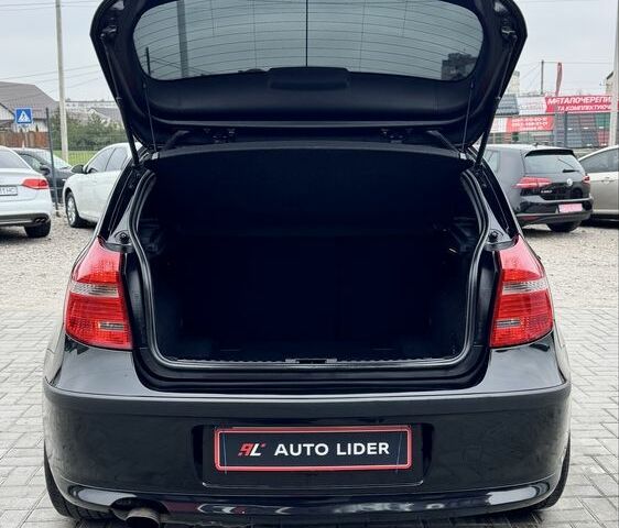 Чорний БМВ 1 Серія, об'ємом двигуна 2 л та пробігом 183 тис. км за 6500 $, фото 5 на Automoto.ua