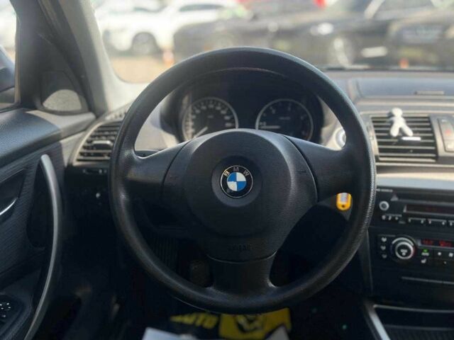 Черный БМВ 1 Серия, объемом двигателя 2 л и пробегом 319 тыс. км за 8200 $, фото 11 на Automoto.ua