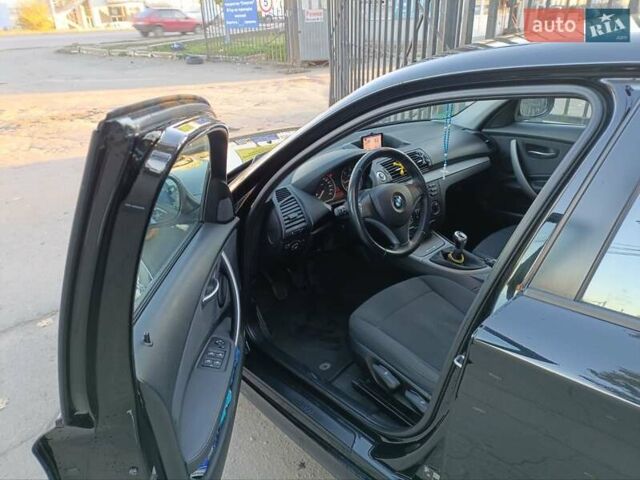 Чорний БМВ 1 Серія, об'ємом двигуна 2 л та пробігом 252 тис. км за 8700 $, фото 5 на Automoto.ua