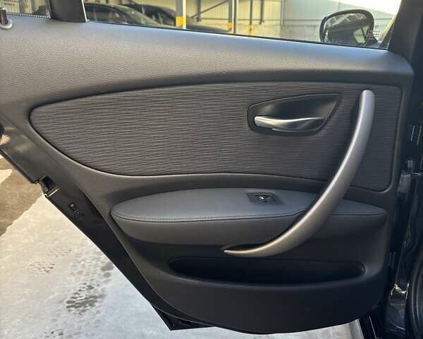 Черный БМВ 1 Серия, объемом двигателя 2 л и пробегом 209 тыс. км за 8500 $, фото 11 на Automoto.ua